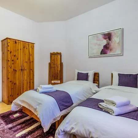 Classic Maltese 3br With Country Views - Close To Golden Bay Apartamento *
