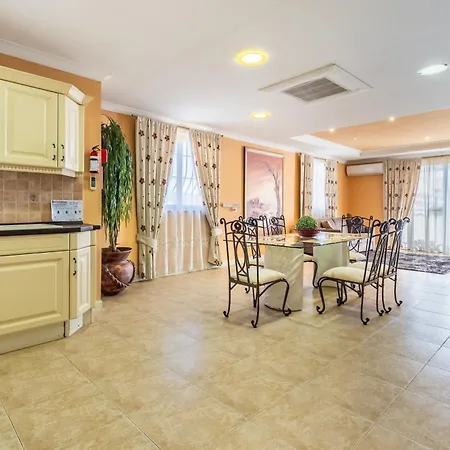 Apartamento Classic Maltese 3br With Country Views - Close To Golden Bay *
