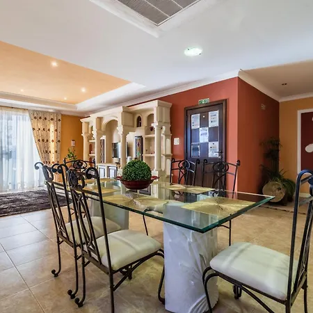Classic Maltese 3br With Country Views - Close To Golden Bay Apartman